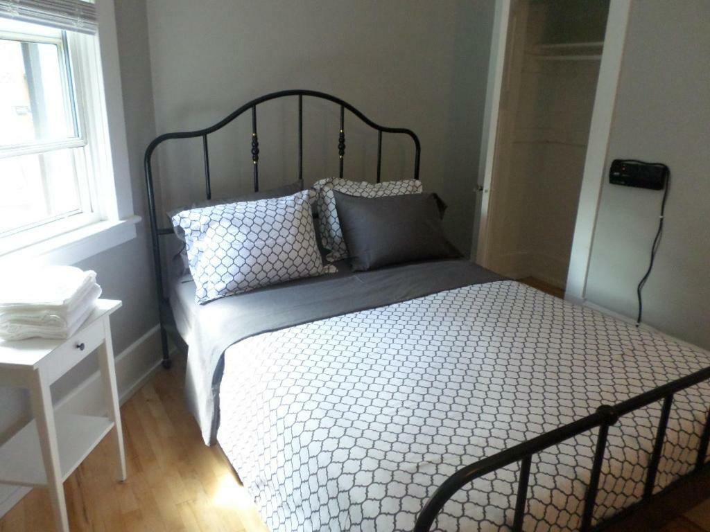 Apartmán Beautiful, Clean, Quiet 2 Br-In Downtown Ottawa. Parking, Wifi And Netflix Included Exteriér fotografie