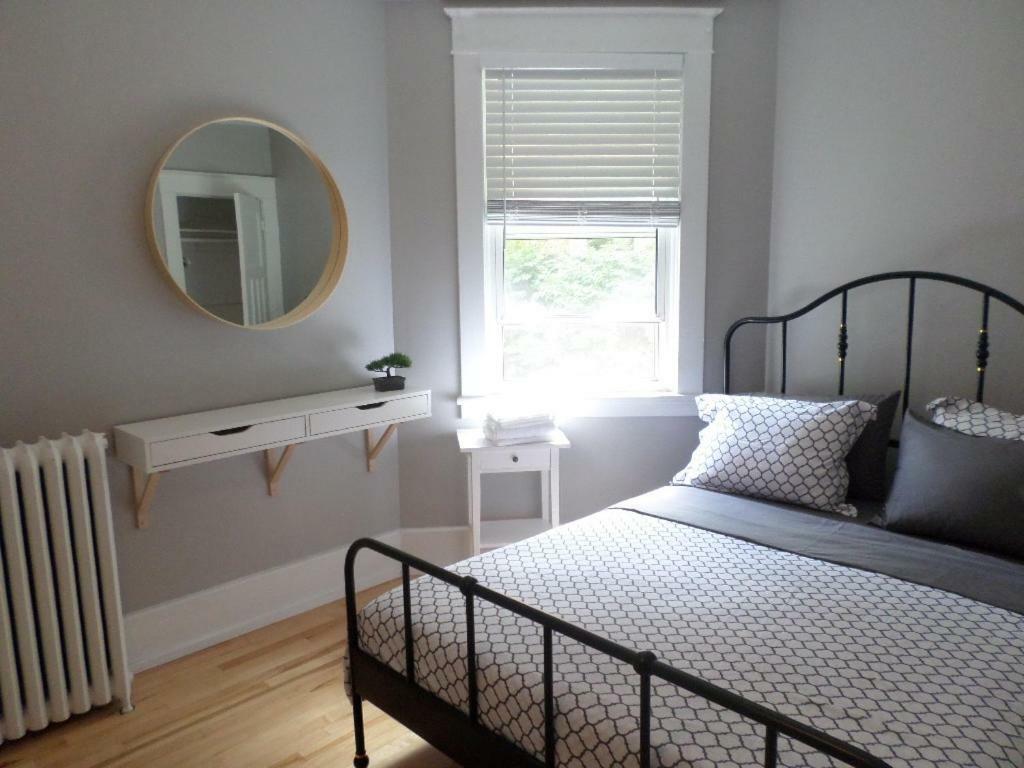 Apartmán Beautiful, Clean, Quiet 2 Br-In Downtown Ottawa. Parking, Wifi And Netflix Included Exteriér fotografie
