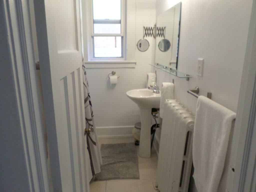 Apartmán Beautiful, Clean, Quiet 2 Br-In Downtown Ottawa. Parking, Wifi And Netflix Included Exteriér fotografie